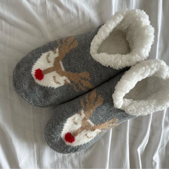 Shoes - Cozy Gray Reindeer Slippers